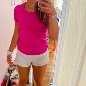 lululemon swiftly tech 2.0 (size 4) lululemon white shorts (2.5 inch) (size 4)